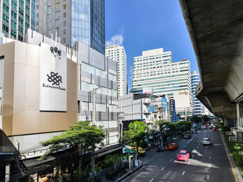 เอส สุขุมวิทสวีท, โรงแรม